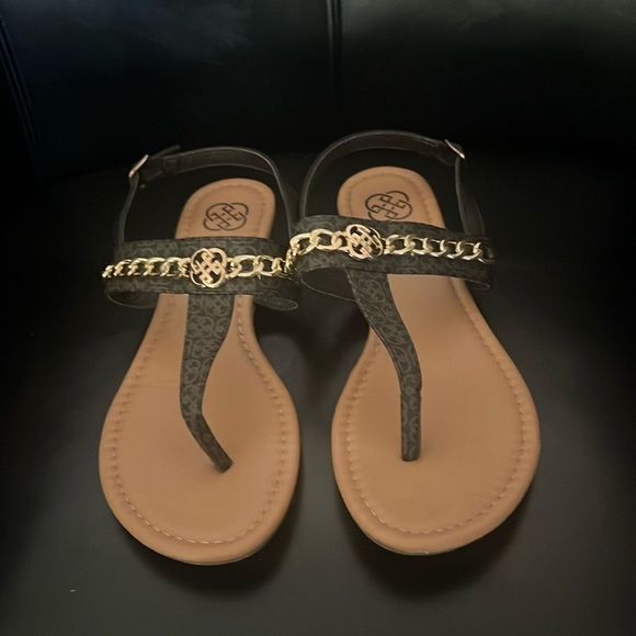 Daisy Fuentes sandals size 10w - Picture 1 of 6
